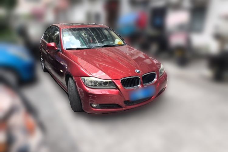 Used BMW 3 Series 2010 320i Luxury Model Front Right 45 Deg