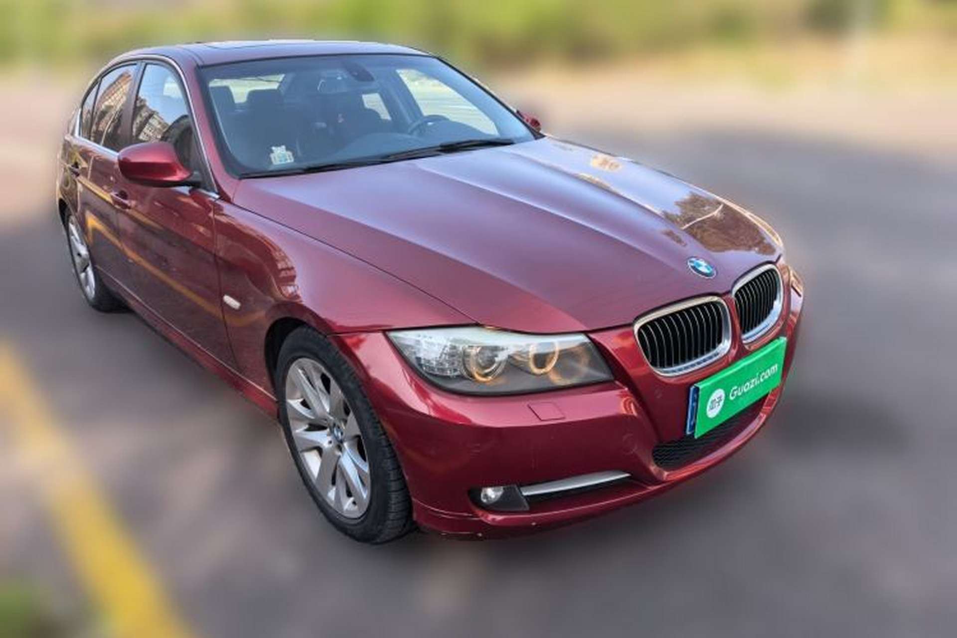 Used BMW 3 Series 2010 320i Luxury Model Front Right 45 Deg