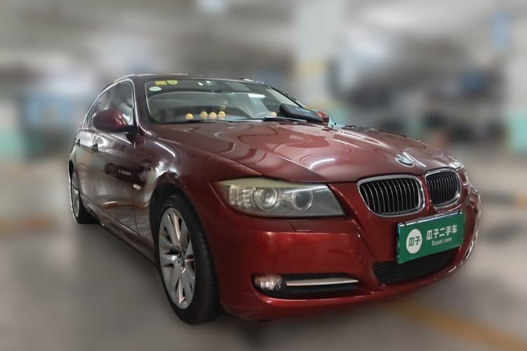 Used BMW 3 Series 2010 320i Luxury Model Front Right 45 Deg