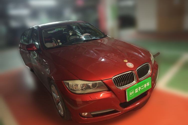 Used BMW 3 Series 2010 320i Luxury Model Front Right 45 Deg