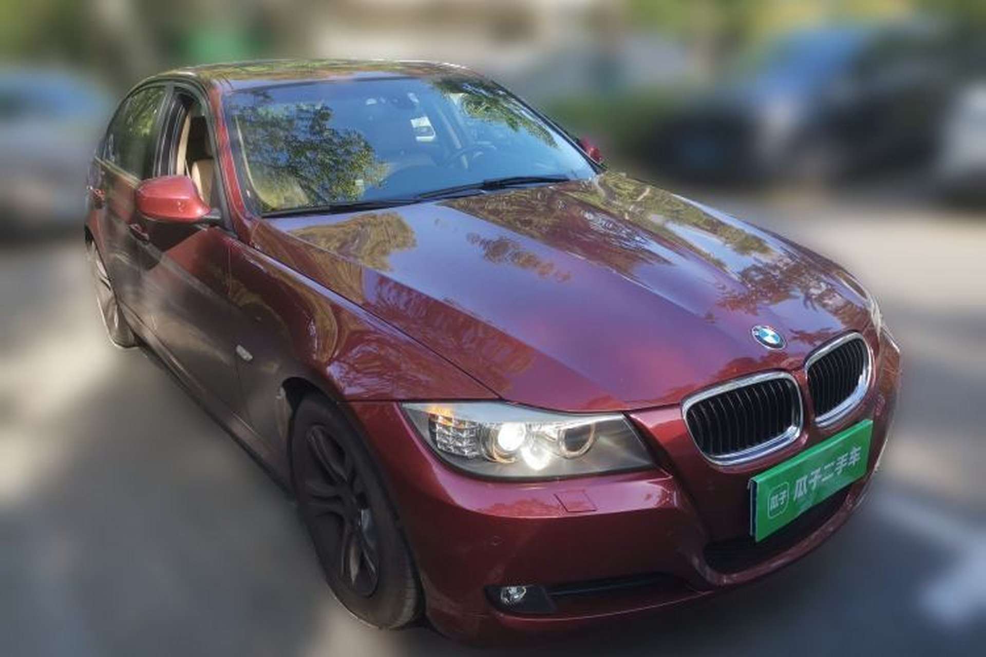 Used BMW 3 Series 2010 320i Luxury Model Front Right 45 Deg