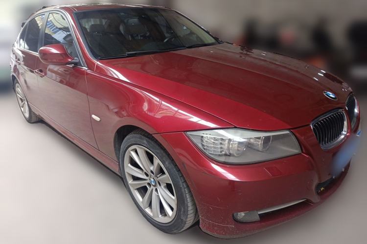 Used BMW 3 Series 2010 320i Luxury Model Front Right 45 Deg