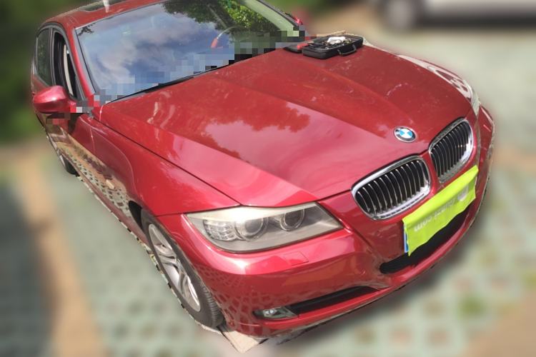 Used BMW 3 Series 2010 320i Luxury Model Front Right 45 Deg