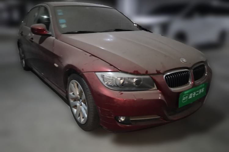 Used BMW 3 Series 2010 320i Luxury Model Front Right 45 Deg
