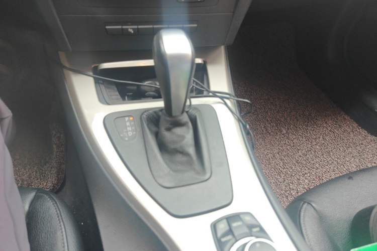 Used BMW 3 Series 2010 320i Luxury Model Gear Lever