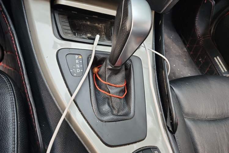 Used BMW 3 Series 2010 320i Luxury Edition Gear Lever