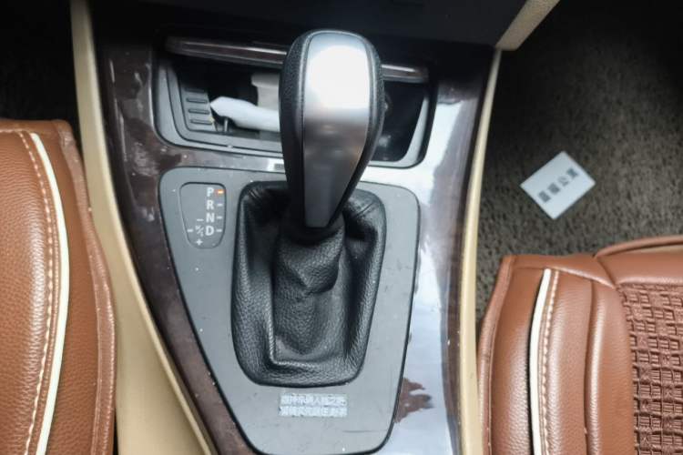 Used BMW 3 Series 2010 320i Luxury Model Gear Lever