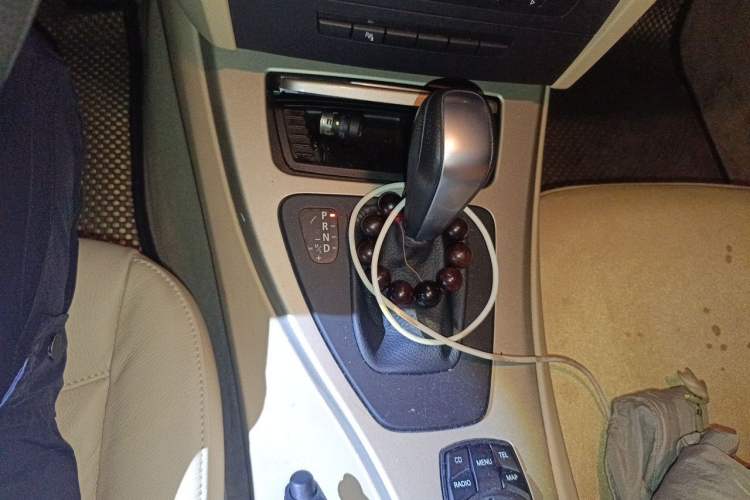 Used BMW 3 Series 2010 320i Luxury Model Gear Lever