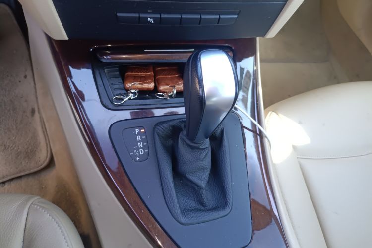 Used BMW 3 Series 2010 320i Luxury Model Gear Lever