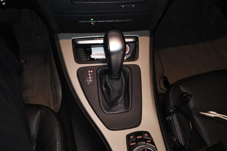 Used BMW 3 Series 2010 320i Luxury Model Gear Lever