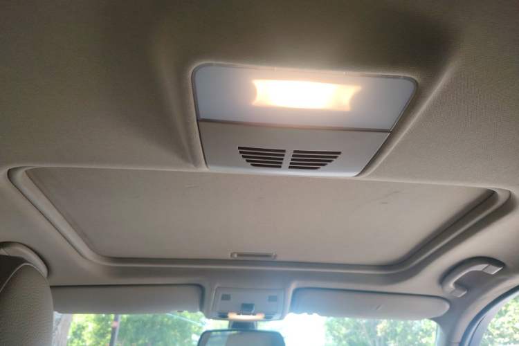 Used BMW 3 Series 2010 320i Luxury Model Headliner