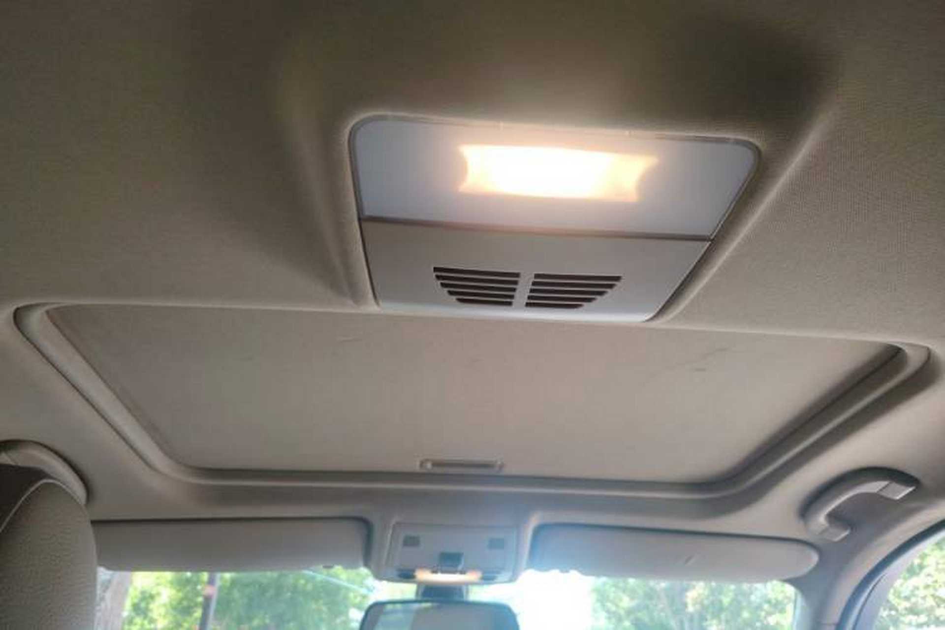 Used BMW 3 Series 2010 320i Luxury Model Headliner