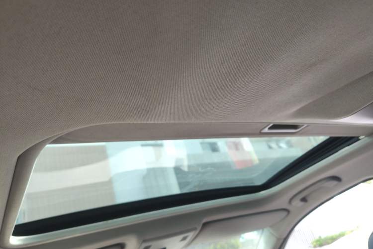 Used BMW 3 Series 2010 320i Luxury Model Headliner