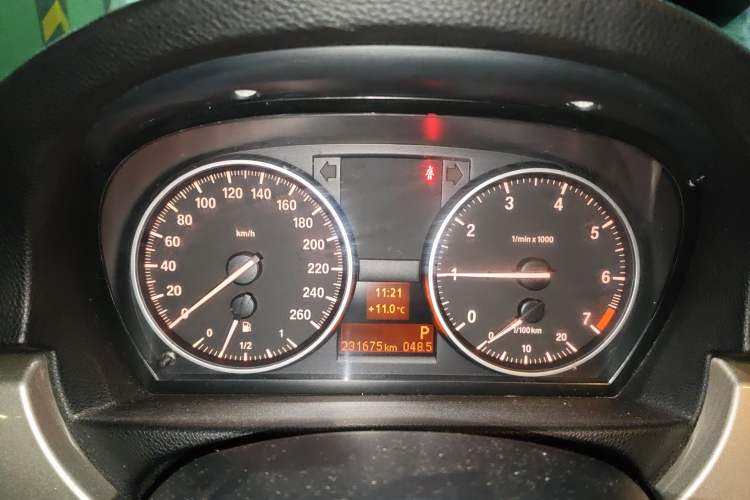 Used BMW 3 Series 2010 320i Luxury Model Instrument Cluster