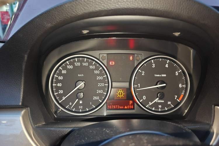 Used BMW 3 Series 2010 320i Luxury Model Instrument Cluster