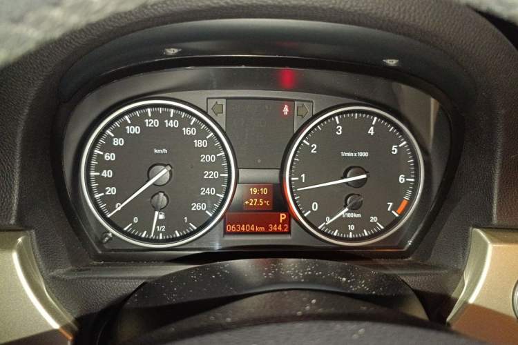 Used BMW 3 Series 2010 320i Luxury Model Instrument Cluster