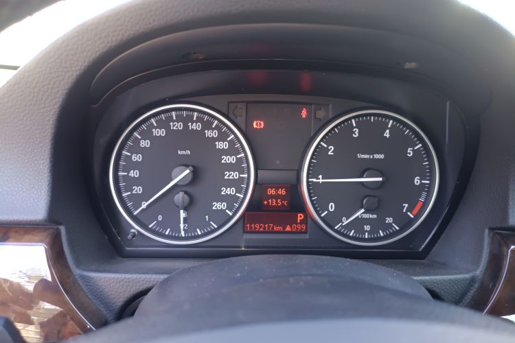 Used BMW 3 Series 2010 320i Luxury Model Instrument Cluster