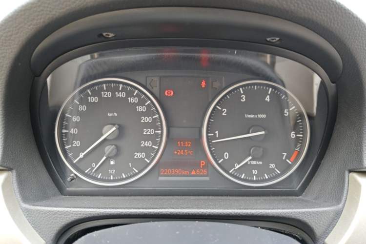 Used BMW 3 Series 2010 320i Luxury Model Instrument Cluster