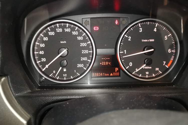 Used BMW 3 Series 2010 320i Luxury Model Instrument Cluster