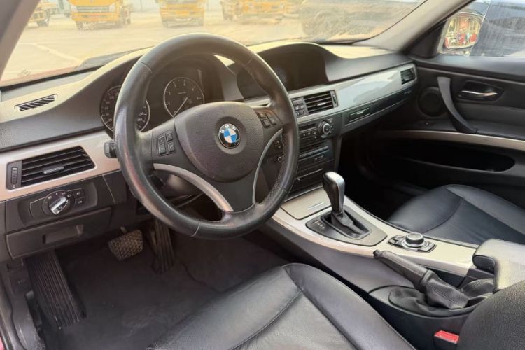 Used BMW 3 Series 2010 320i Luxury Edition Interior 2
