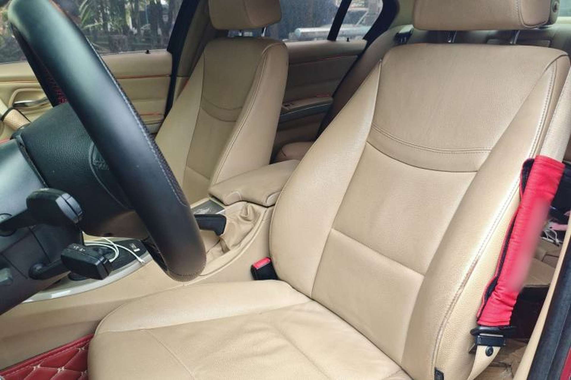 Used BMW 3 Series 2010 320i Luxury Model Left Front Seat