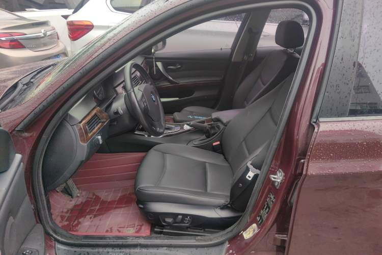 Used BMW 3 Series 2010 320i Luxury Model Left Front Seat