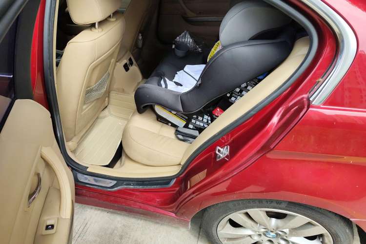 Used BMW 3 Series 2010 320i Luxury Model Left Rear Seat