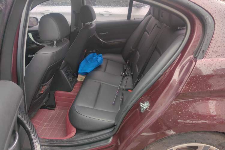 Used BMW 3 Series 2010 320i Luxury Model Left Rear Seat