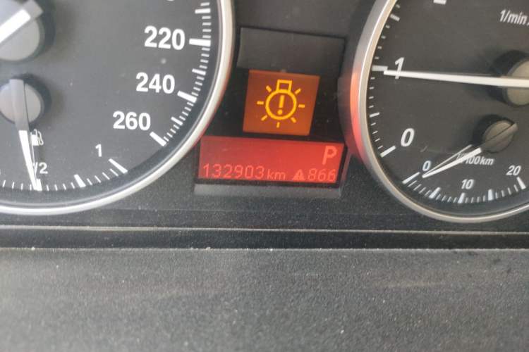 Used BMW 3 Series 2010 320i Luxury Model Odometer Close Up