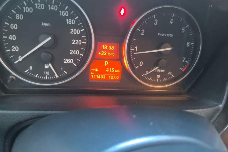 Used BMW 3 Series 2010 325i Luxury Edition Odometer Close Up