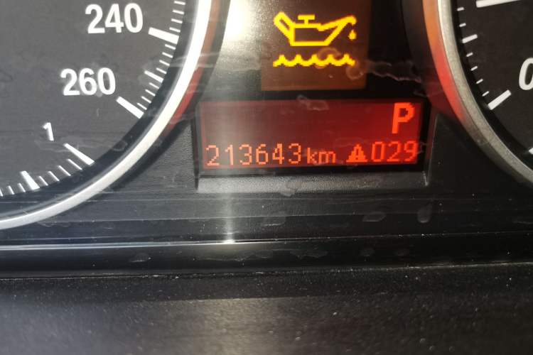 Used BMW 3 Series 2010 320i Luxury Model Odometer Close Up