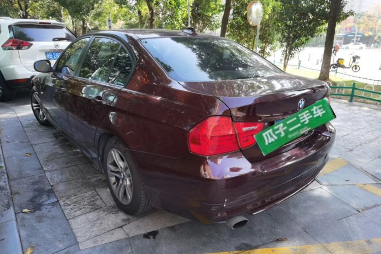 Used BMW 3 Series 2010 320i Luxury Model Rear Left 45 Deg