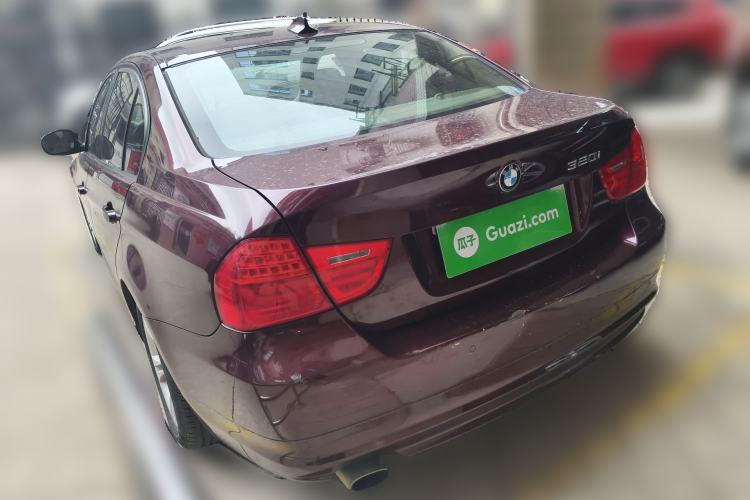 Used BMW 3 Series 2010 320i Luxury Model Rear Left 45 Deg