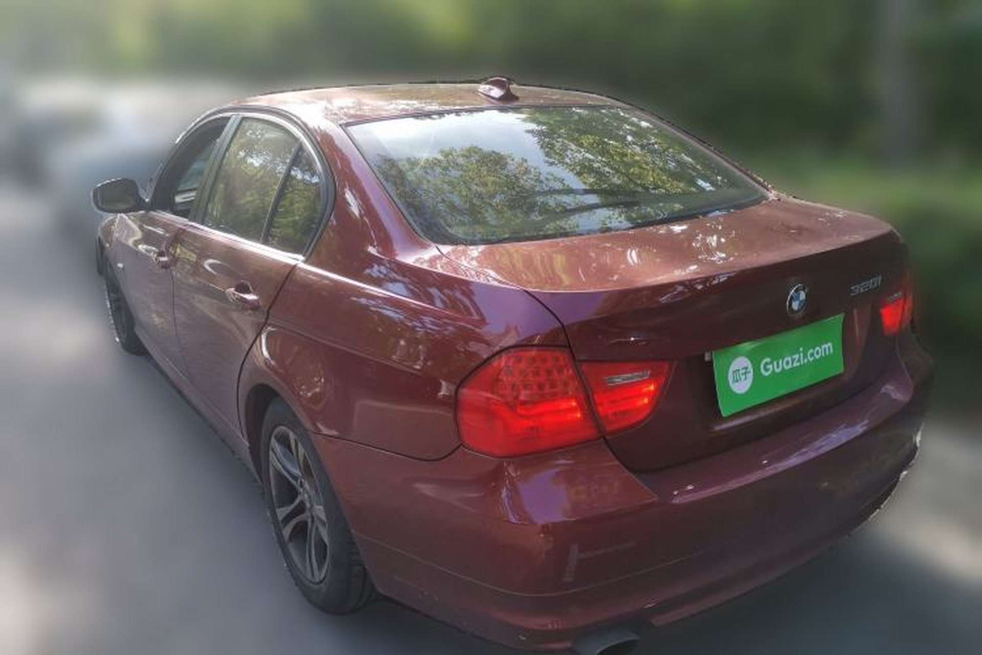 Used BMW 3 Series 2010 320i Luxury Model Rear Left 45 Deg