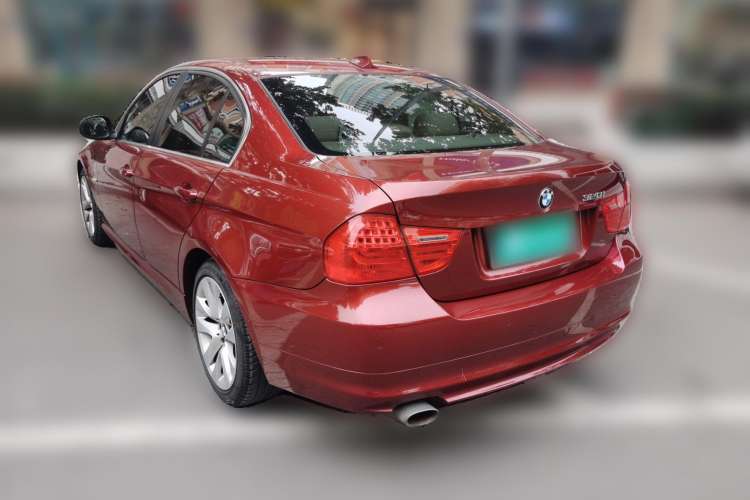 Used BMW 3 Series 2010 320i Luxury Model Rear Left 45 Deg