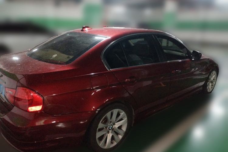 Used BMW 3 Series 2010 320i Luxury Model Rear Right 45 Deg