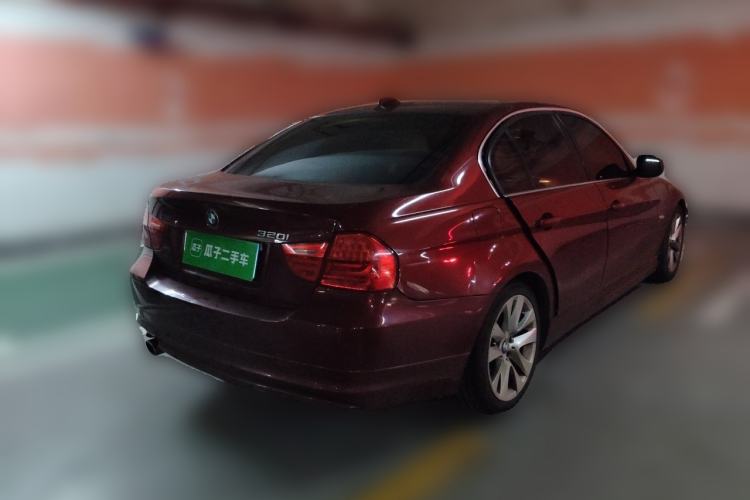 Used BMW 3 Series 2010 320i Luxury Model Rear Right 45 Deg