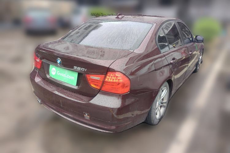 Used BMW 3 Series 2010 320i Luxury Model Rear Right 45 Deg
