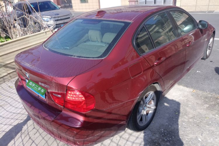 Used BMW 3 Series 2010 320i Luxury Model Rear Right 45 Deg