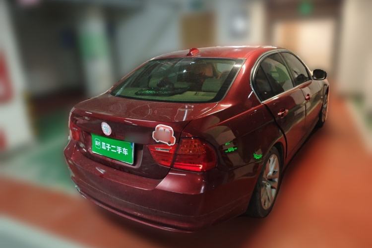 Used BMW 3 Series 2010 320i Luxury Model Rear Right 45 Deg