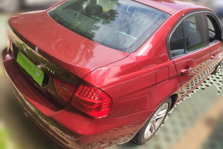 Used BMW 3 Series 2010 320i Luxury Model Rear Right 45 Deg
