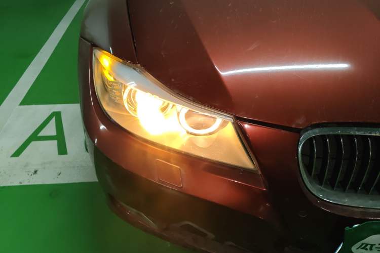 Used BMW 3 Series 2010 320i Luxury Model Right Front Headlight
