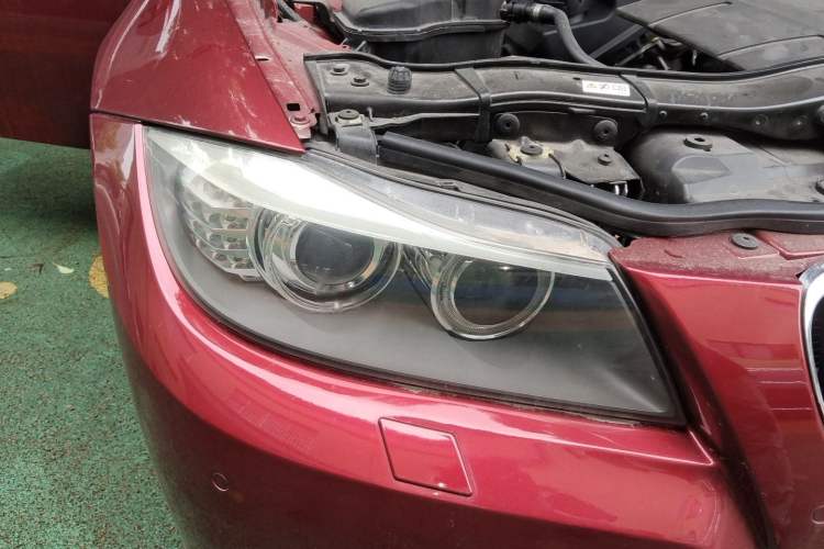 Used BMW 3 Series 2010 320i Luxury Model Right Front Headlight
