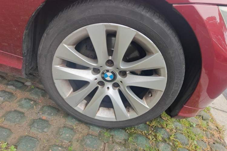 Used BMW 3 Series 2010 320i Luxury Model Right Front Wheel Hub