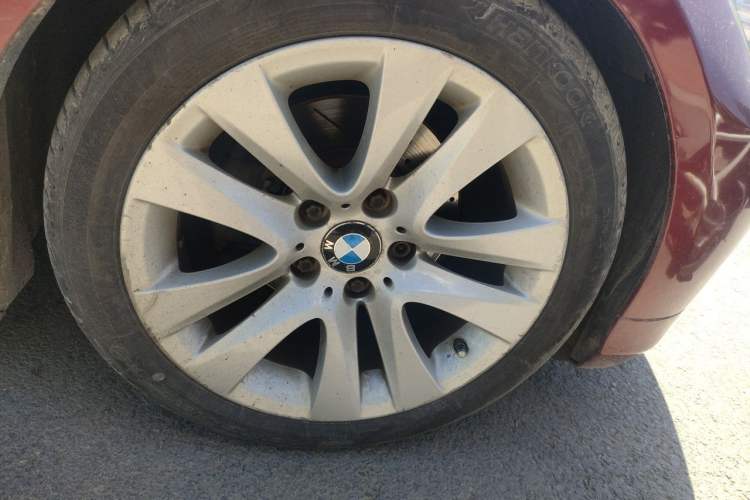 Used BMW 3 Series 2010 320i Luxury Model Right Front Wheel Hub