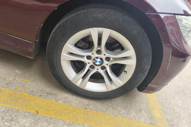 Used BMW 3 Series 2010 320i Luxury Model Right Front Wheel Hub