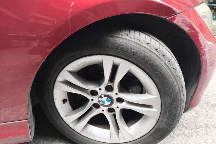 Used BMW 3 Series 2010 320i Luxury Model Right Front Wheel Hub