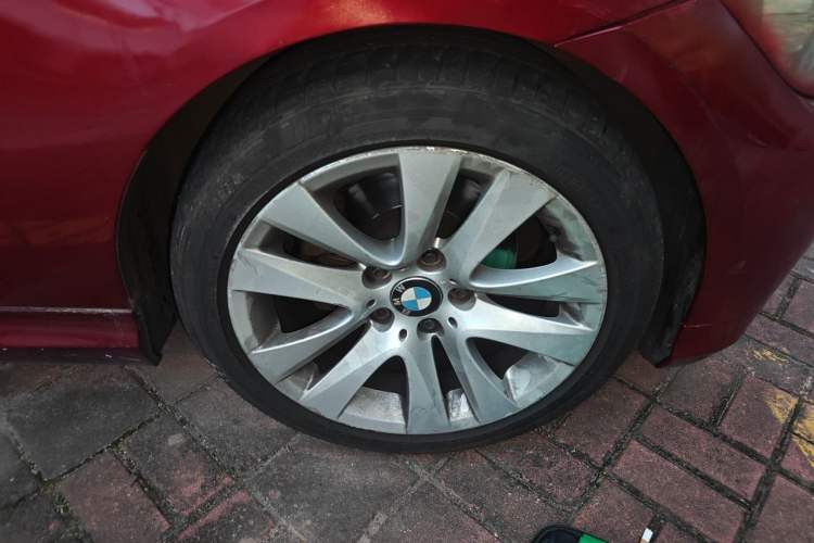 Used BMW 3 Series 2010 320i Luxury Model Right Front Wheel Hub