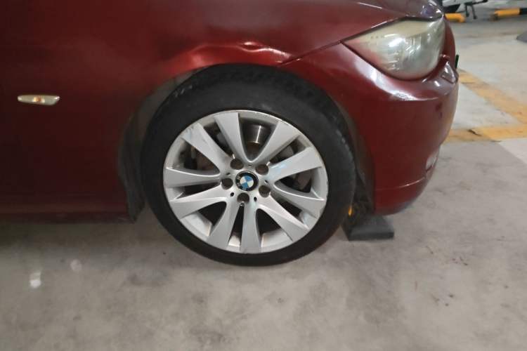 Used BMW 3 Series 2010 320i Luxury Model Right Front Wheel Hub