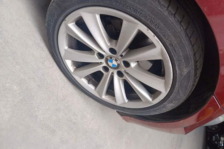 Used BMW 3 Series 2010 320i Luxury Model Right Front Wheel Hub